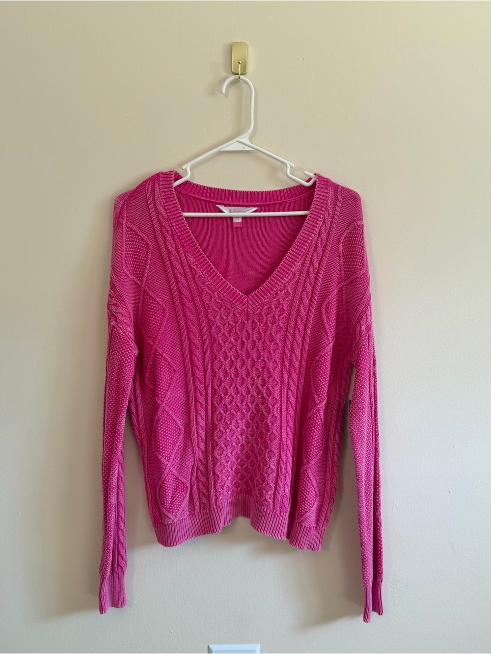 No Boundaries Barbie Pink V-Neck Sweater Cable Knit Juniors Size Large 11-13